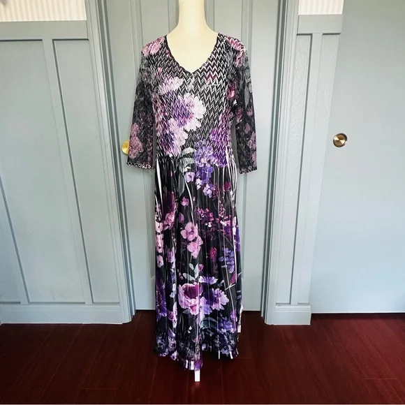 NEW Komarov V-Neck 3/4 Bell Sleeve Floral Print Mixed Media Aline Midi Dress - Picture 2 of 14